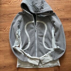 lululemon athletica Gray and White Patterned Jacket